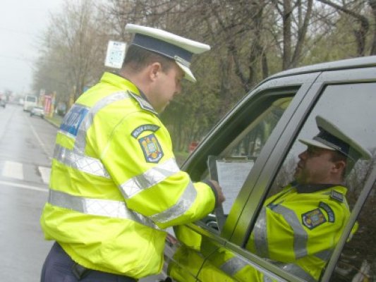 Poliţiştii rutieri au aplicat 228 de sancţiuni